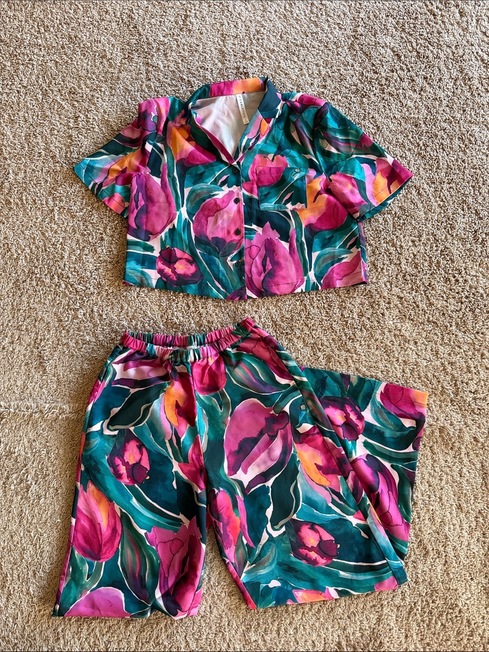 Fabletics Pajama Set Floral, Cropped Button Down Top & Pants Small
